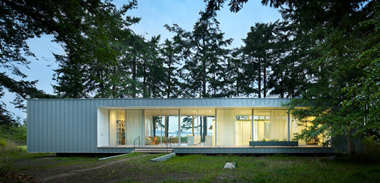 Northbeach Residence by Helitrope Architects, photo by Benjamin Benschneider-2